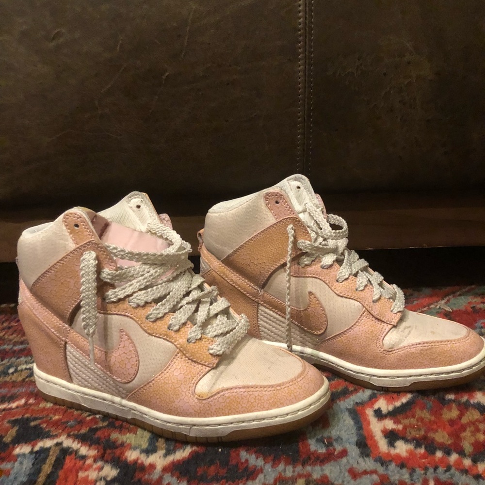 Nike Dunk Sky Hi Sneaker in millennial pink